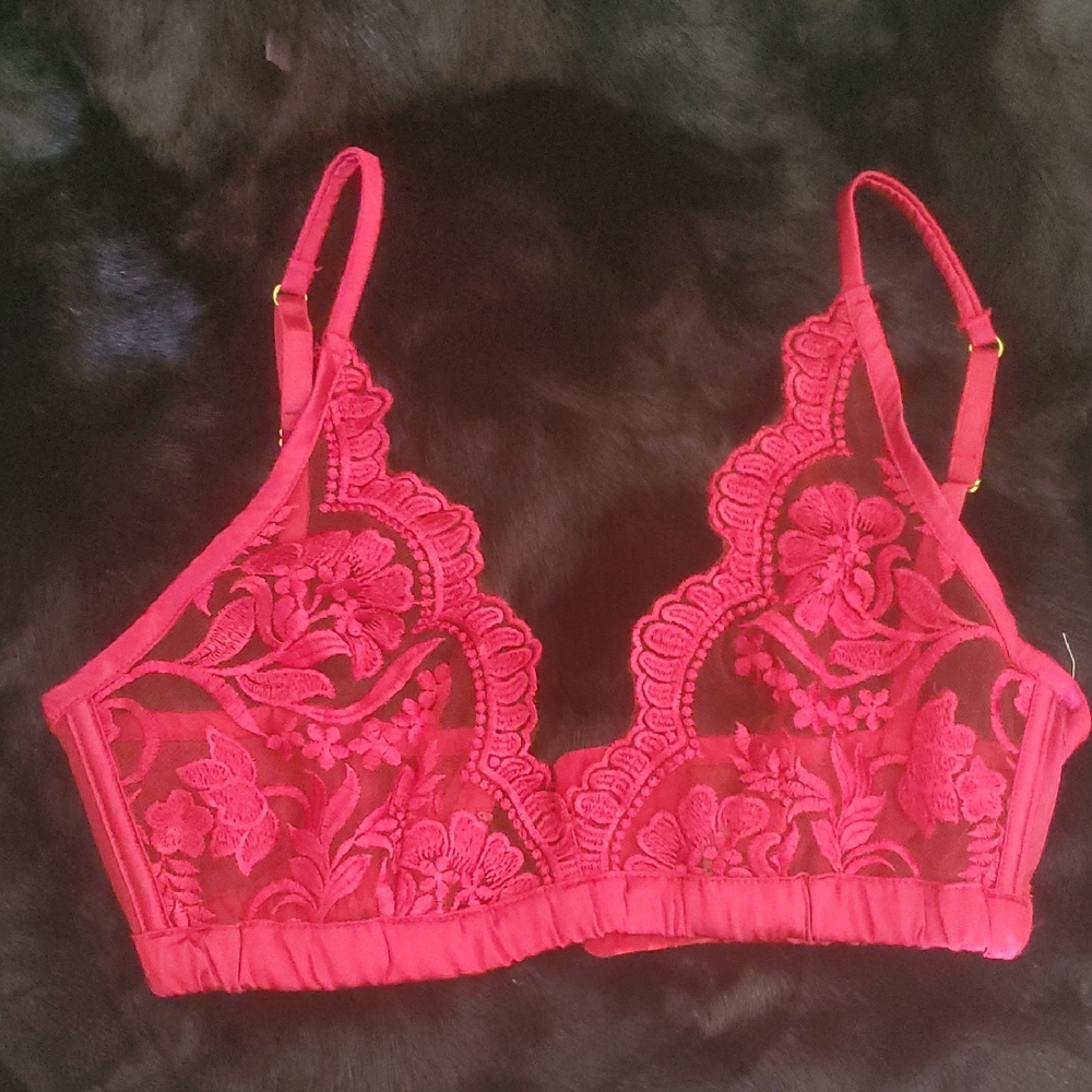 KILO BRAVA RED LIPSTICK BRALETTE, SIZE:MEDIUM - Picture 4 of 9